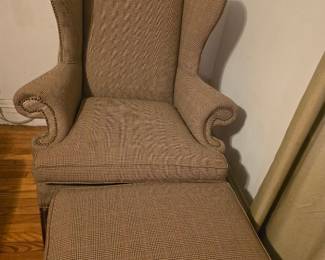 PLAID CHAIR WITH OTTOMAN