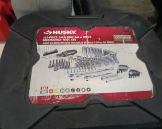 Husky  111 piece tool set