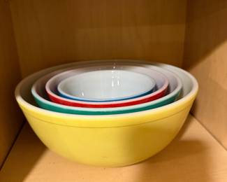 Pyrex Bowl Set