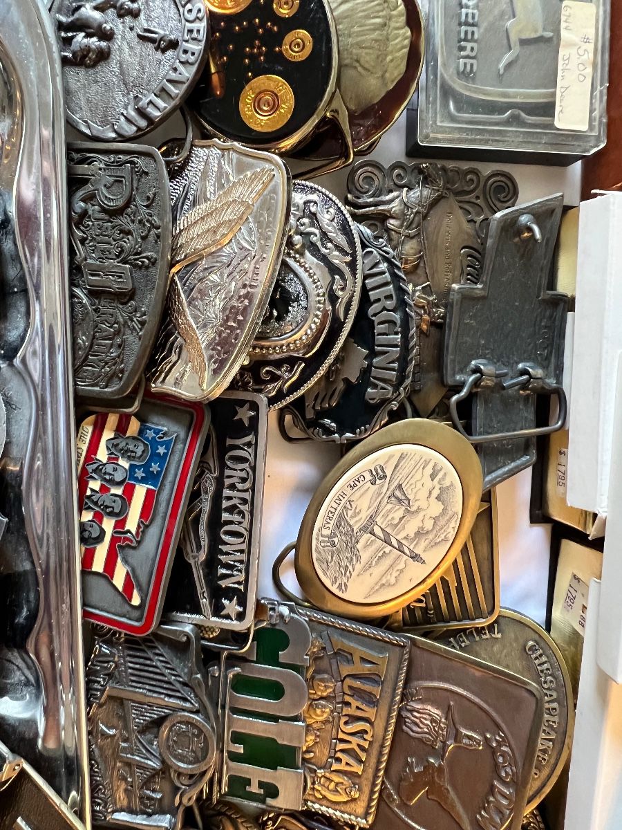 Estate-sale contents displayed in Hampton, listing photograph 3