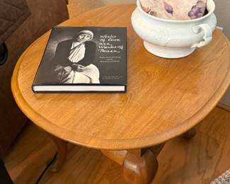 Round end table, Mother Theresa Book