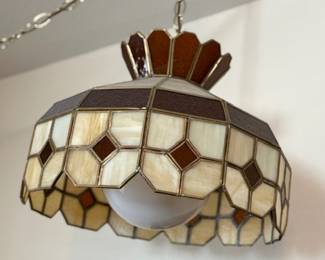 Tiffany like hanging lamp