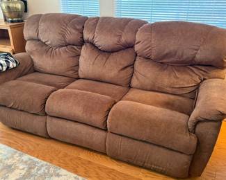 Dual power electric sofa