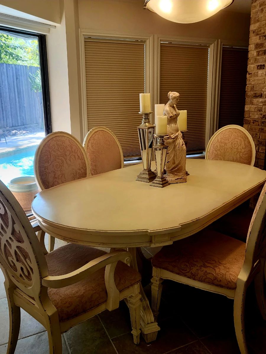 Diningroom Table 8 seater