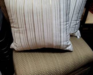Vanity Chair & Pillows