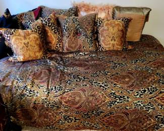 Bedding & Matching Pillows