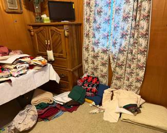 linens, Chest of drawers armoire