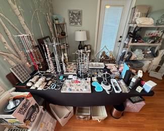 Jewelry; Makeup; Storage Baskets