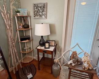 Corner Shelf; Side Table; Decor; Plush Cats & Bears