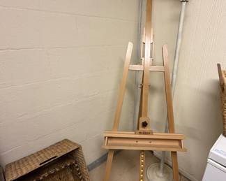 Meeden Art Easel; Floor Lamp; Baskets