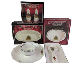 Lot 065 Vintage Pfaltzgraff Christmas Heritage Holiday Entertainin
