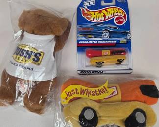 Lot 160 Mattel Hot Wheels Oscar Mayer Wienermobile DieCast Car, Plu