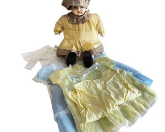 Lot 151 20 Vintage Composition Doll with Sleepy Eyes and Four 4 Dr