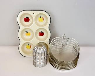 Lot 068 Hartstone Apple Muffin Tin, 8 Glass Apple Plates 9 Metal J