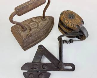 Lot 129 Vintage Geneva Sad Iron Wire Fence Stretcher with Block Pu