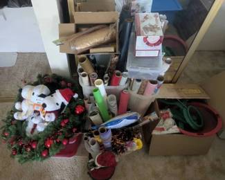 ARS226 - Huge Christmas Decor Lot 