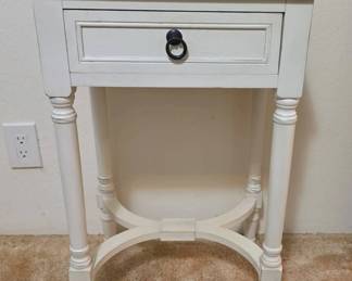 ARS125 - Nightstand In White Painted Solid Wood