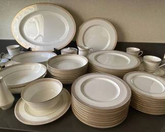 ARS020 - Mikasa “Berkshire” Pattern Bone China