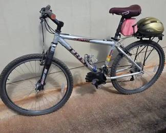 ARS183 - Trek 4500 Hardtail Mountain Bike