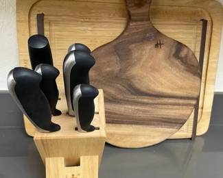 ARS194 - Henckels Knife Set With Block & Cutting Boards