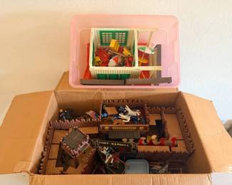 ARS176 - 2 Vintage Playmobil Sets 