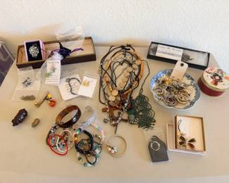 ARS257 - Multi Lot of Custom Jewelry 