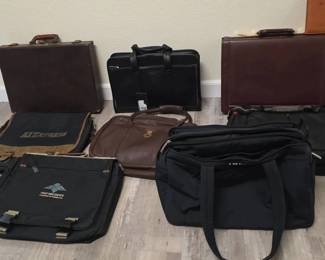 ARS044 - Briefcases, Shoulder Bags and Satchels 