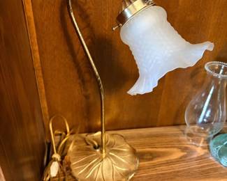 Vintage Gooseneck Lilypad Lamp Great working condition 17” tall