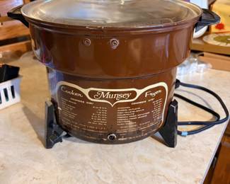 Vintage Munsey Cooker / Fryer Good working condition