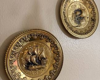 Vintage Brass Nautical Plate Art Set Great condition 12” across