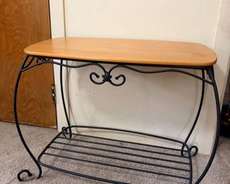 Longaberger Wrought Iron Hope Chest Stand Great condition. 2’ x 15” x 21” tall