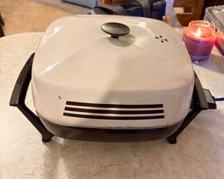 Vintage West Bend Electric Skillet Good working condition 