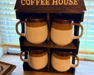 Vintage Stoneware Coffee Mugs & Wood Holder All pieces in great condition Can be hung on the wall.
