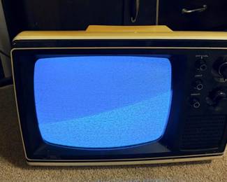 Vintage Sears Black & White Portable Tv Good working condition