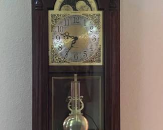dWallMounted Pendulum Clock