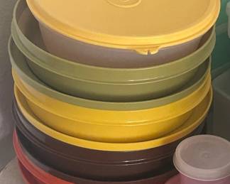 k Assorted Tupperware