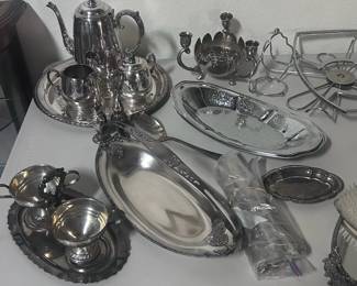 k Assorted Metal Kitchen Pieces