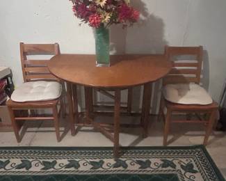 f 2 Wooden Chairs and Table Set