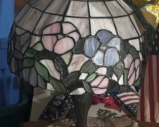 d Lamp With Flowers on it