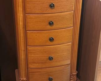 f Small Wooden Desser