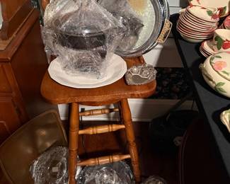Silverplate serving pieces.