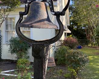 Perfect bell. Purchaser must remove.