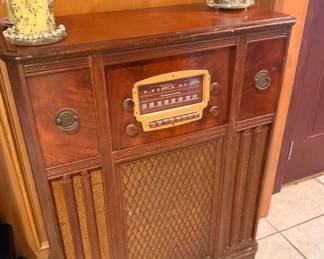 Vintage Radio Table