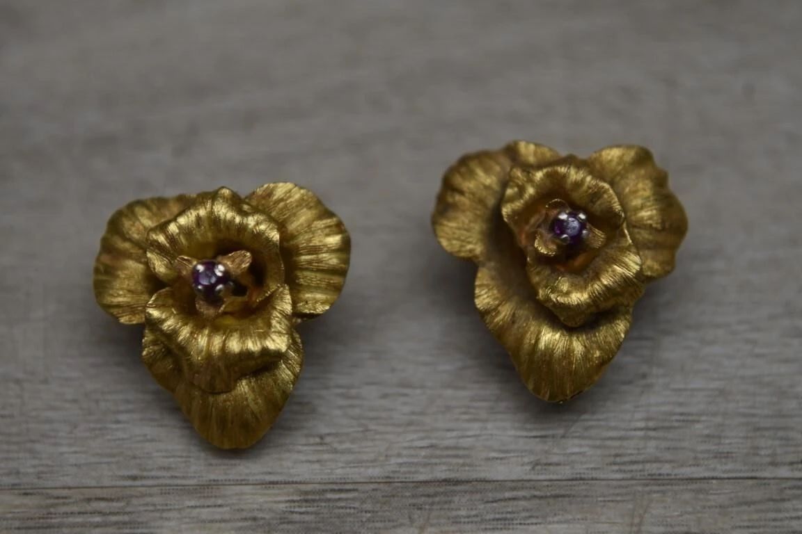 18K Gold Floral Clip-on Earrings w/Sm Purple Stone 