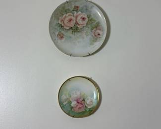 229 pairofrosedecorateddisplayplates