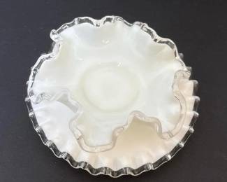 218 presumedfentonsilvercrestmilkglass