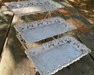 007 threetierwhitemetalplantstand