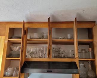 187 assortedclearglasswareandservingpie