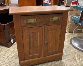 247 vintageoaktwodoorcabinet