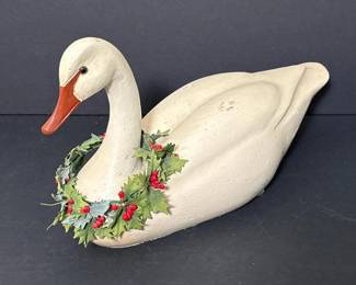 214 folkartpaintedswanfigure